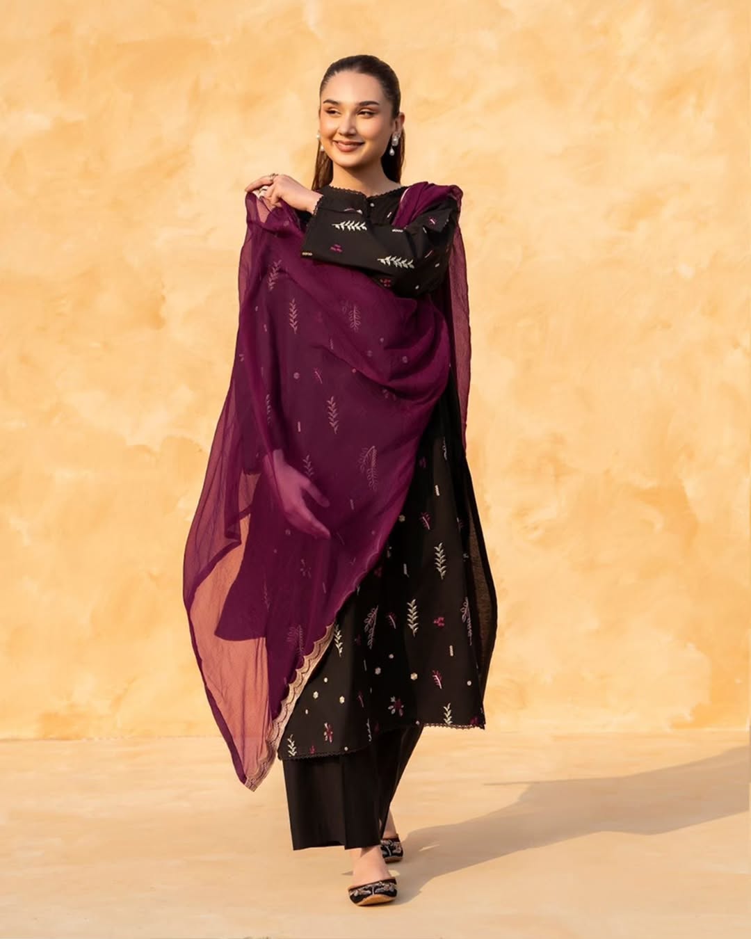 Black Aura Embroidered 2pc Set for Aura defining
